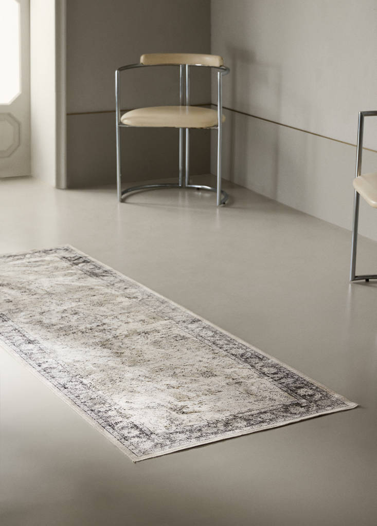 Large aged-effect rug — Grey