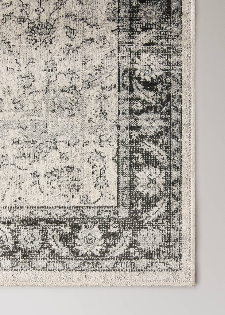 Large aged-effect rug — Grey
