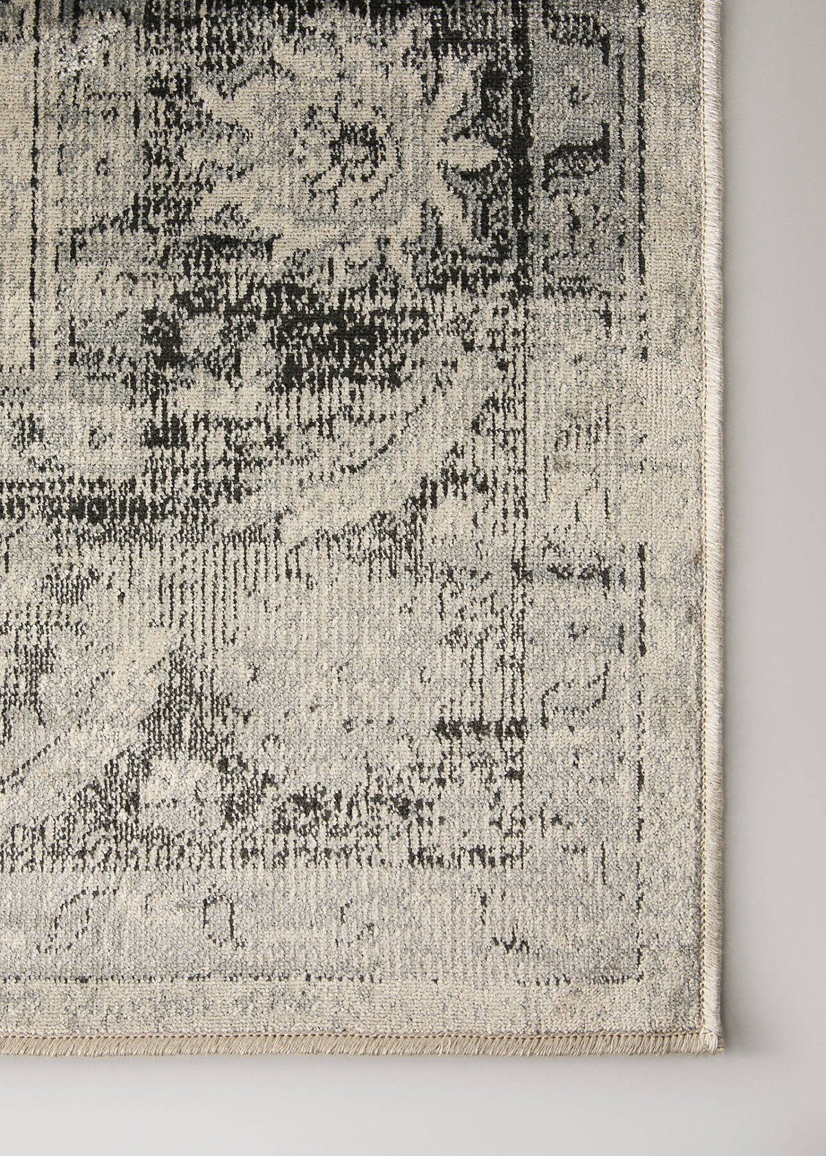 Extra-large distressed-effect rug — Grey