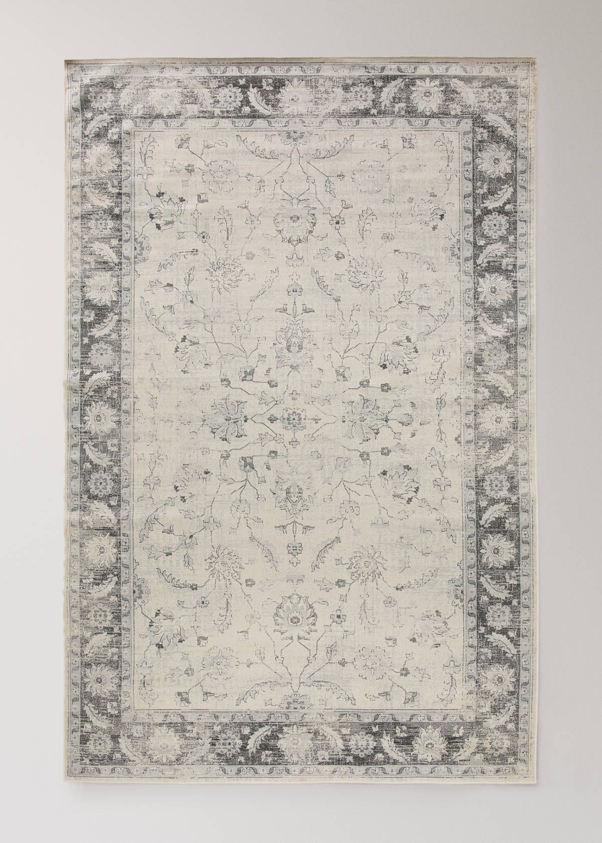 Extra-large distressed-effect rug — Grey