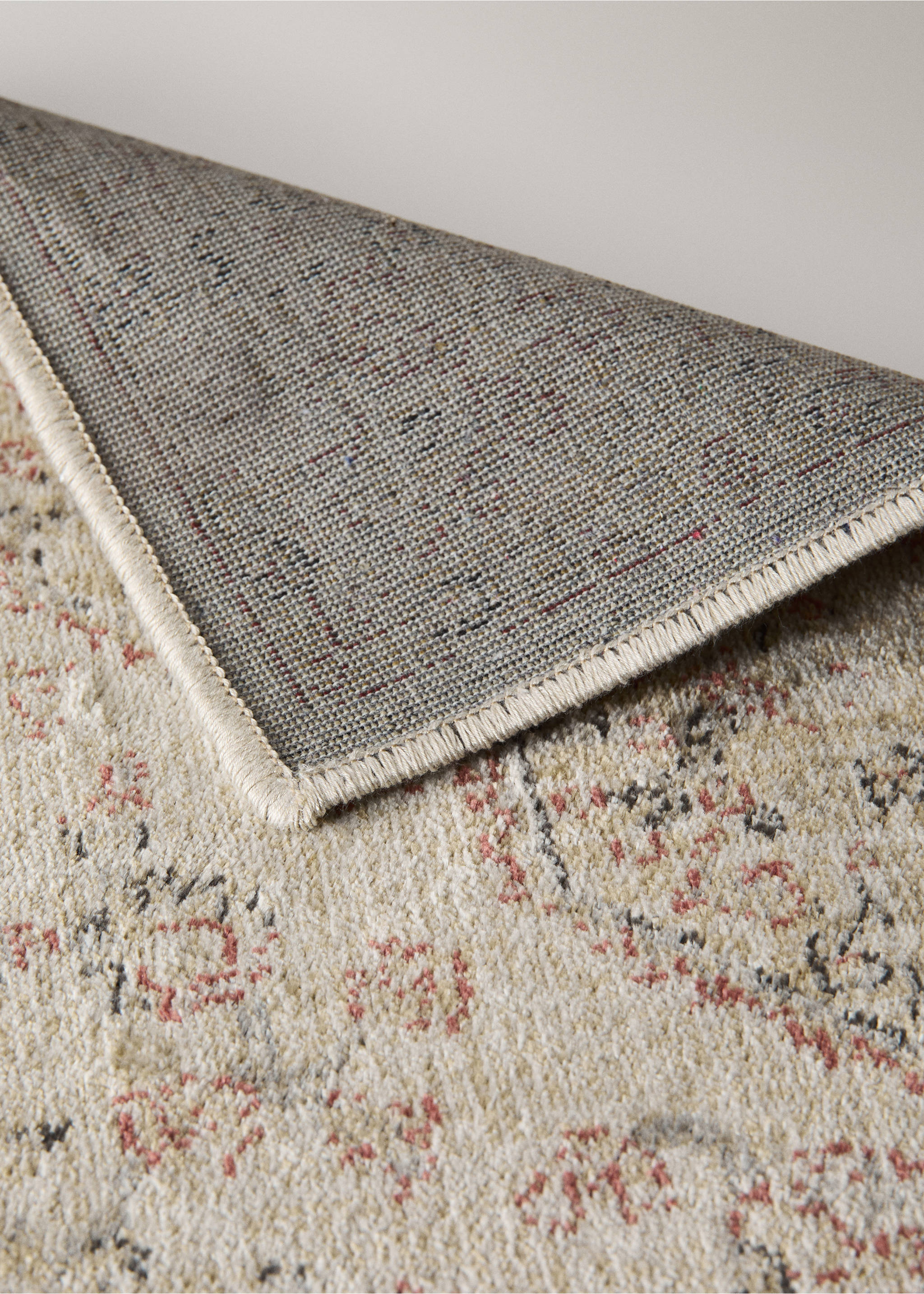 Vloerkleed met verouderd effect - Detail van het artikel 3, Open beige. Ref: 37021523-00.