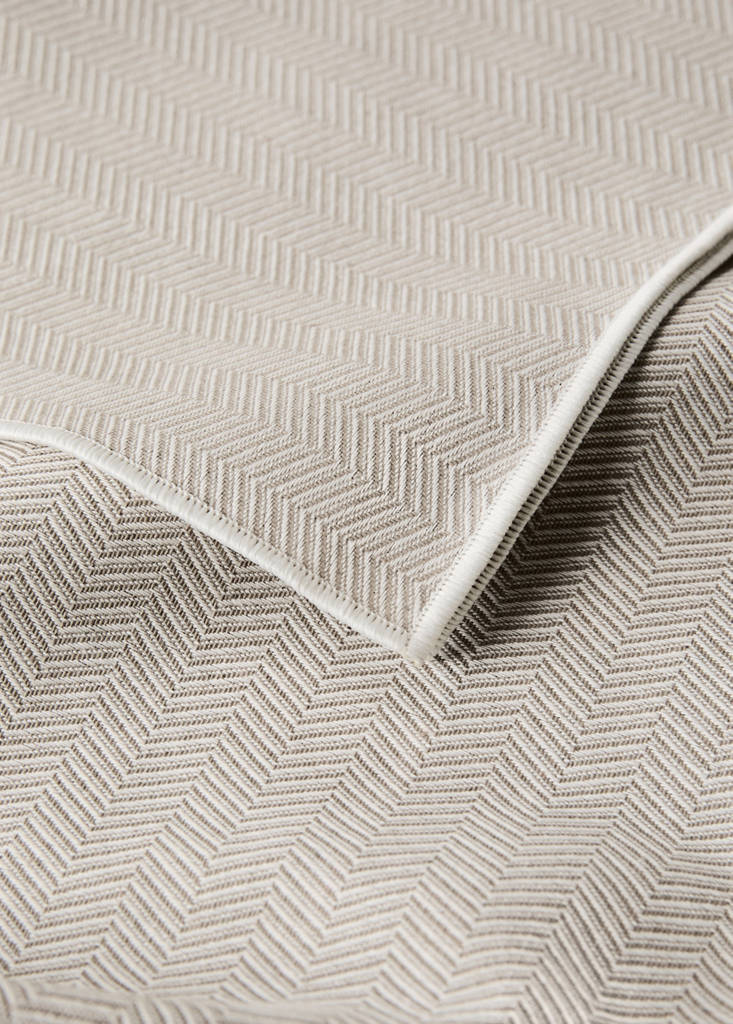 Resin-coated cotton tablecloth with overlock stitching for 2 to 4 people — Light/Pastel Brown
