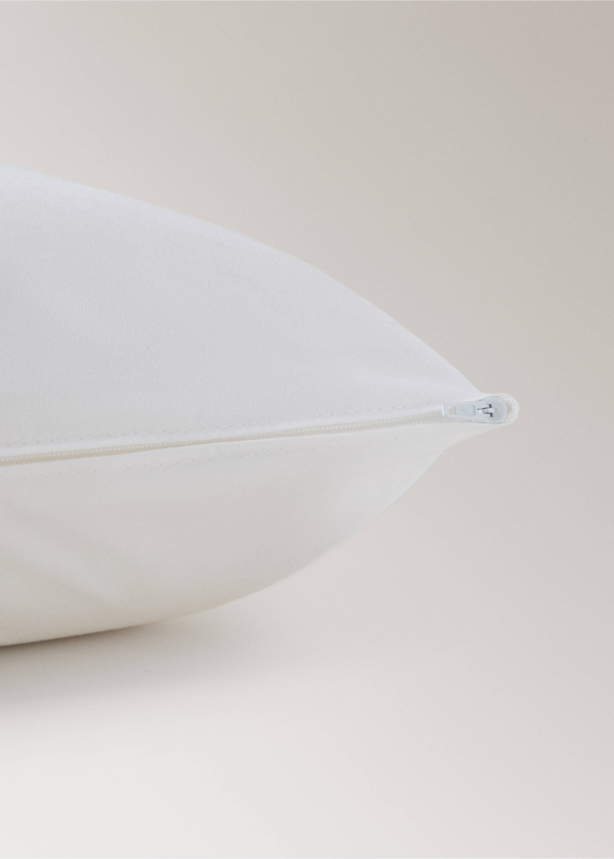 Viscoelastic cotton pillow filling 50x75 cm - Details of the article 2, White. Ref: 37021536-00.