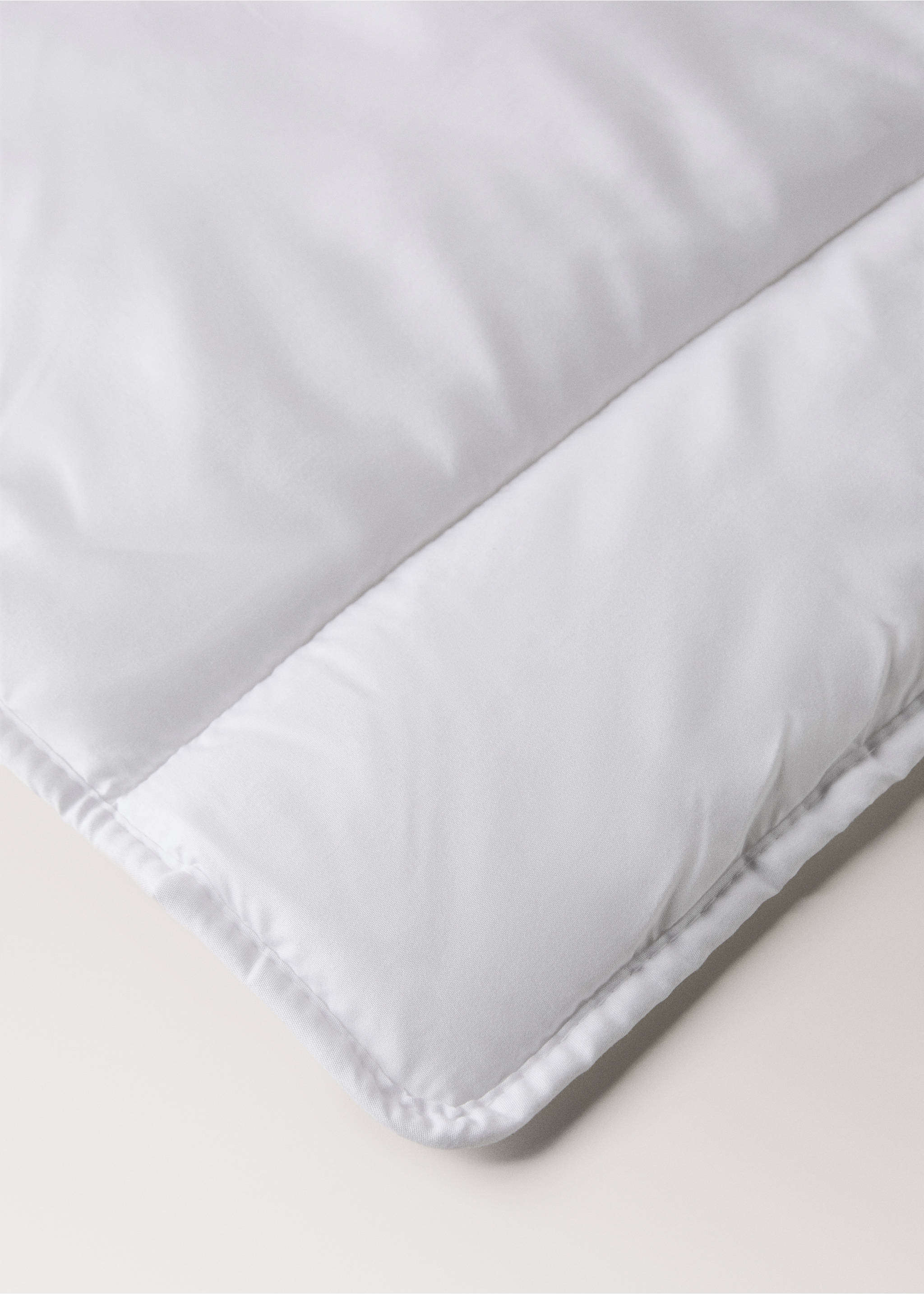 350gr/m2 microfibre duvet filling for 180/200cm bed - Details of the article 2, White. Ref: 37021538-00.