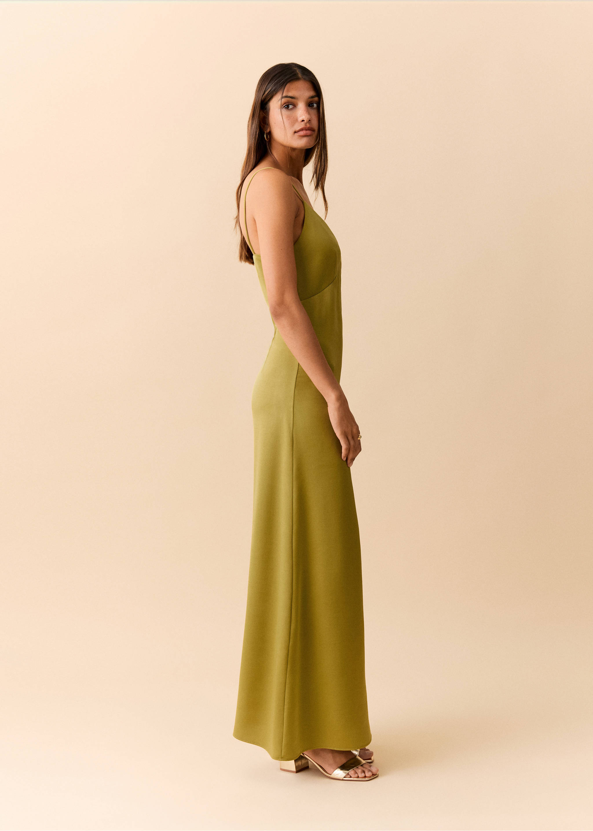 Robe à col en V avec fines bretelles - Plan moyen, Citron vert. Ref: 37021545-00.