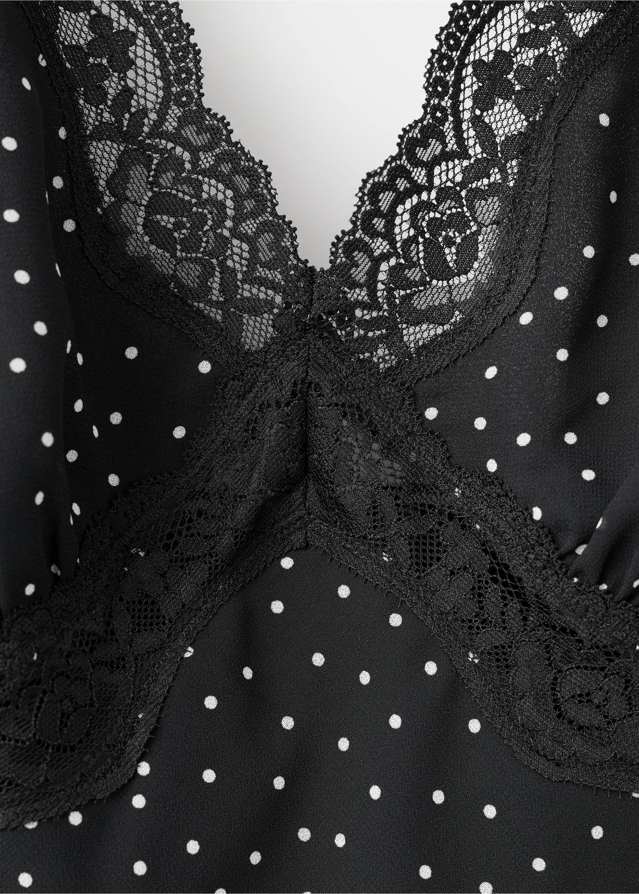 Polka-dot crop top - Details of the article 8, Black. Ref: 37022528-00.
