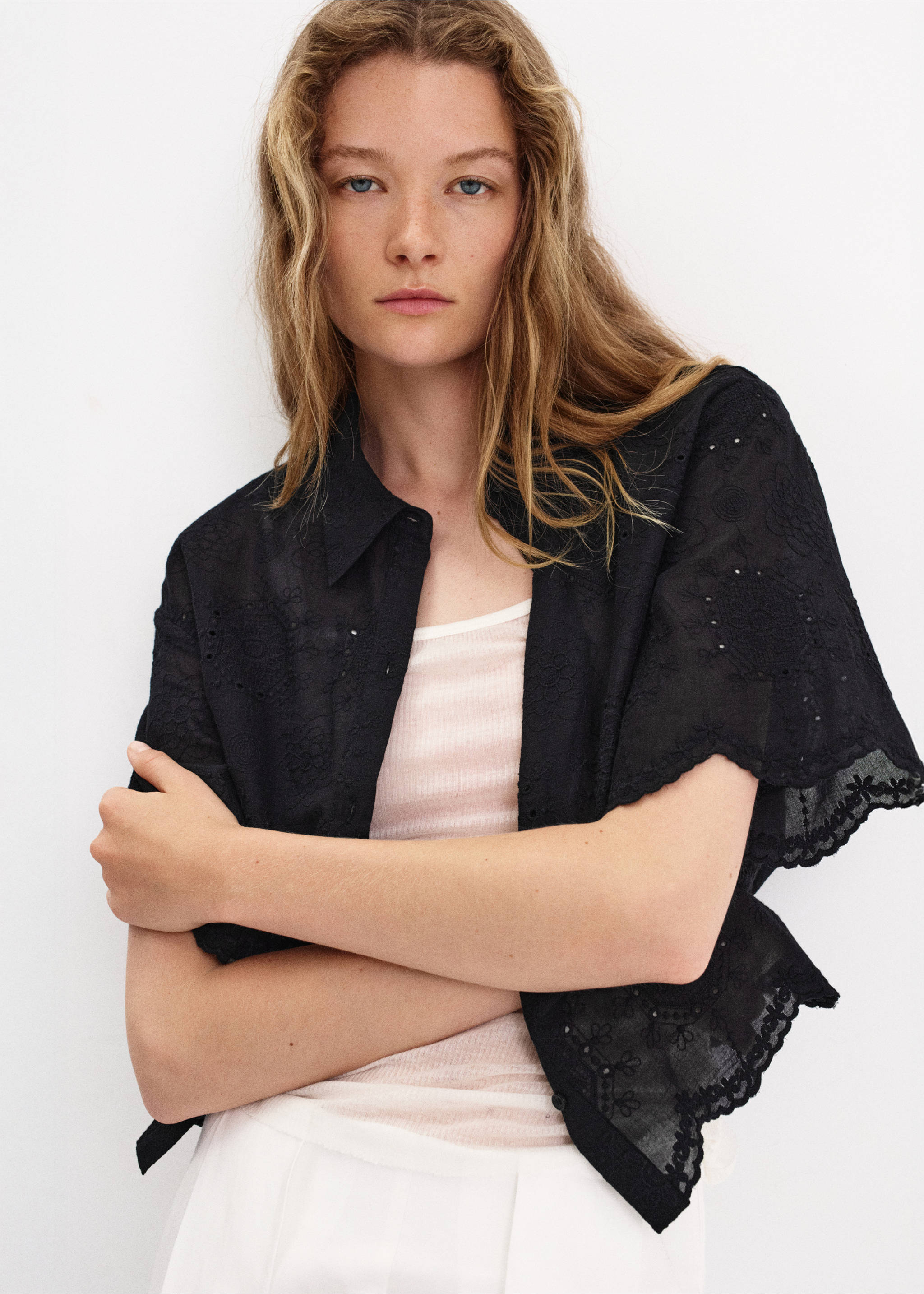 Chemise angelina - Plan moyen, Noir. Ref: 37022529-00.
