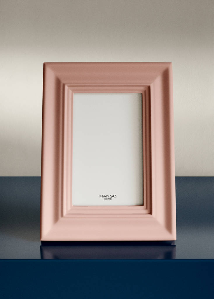 Medium wooden photo frame — Pink