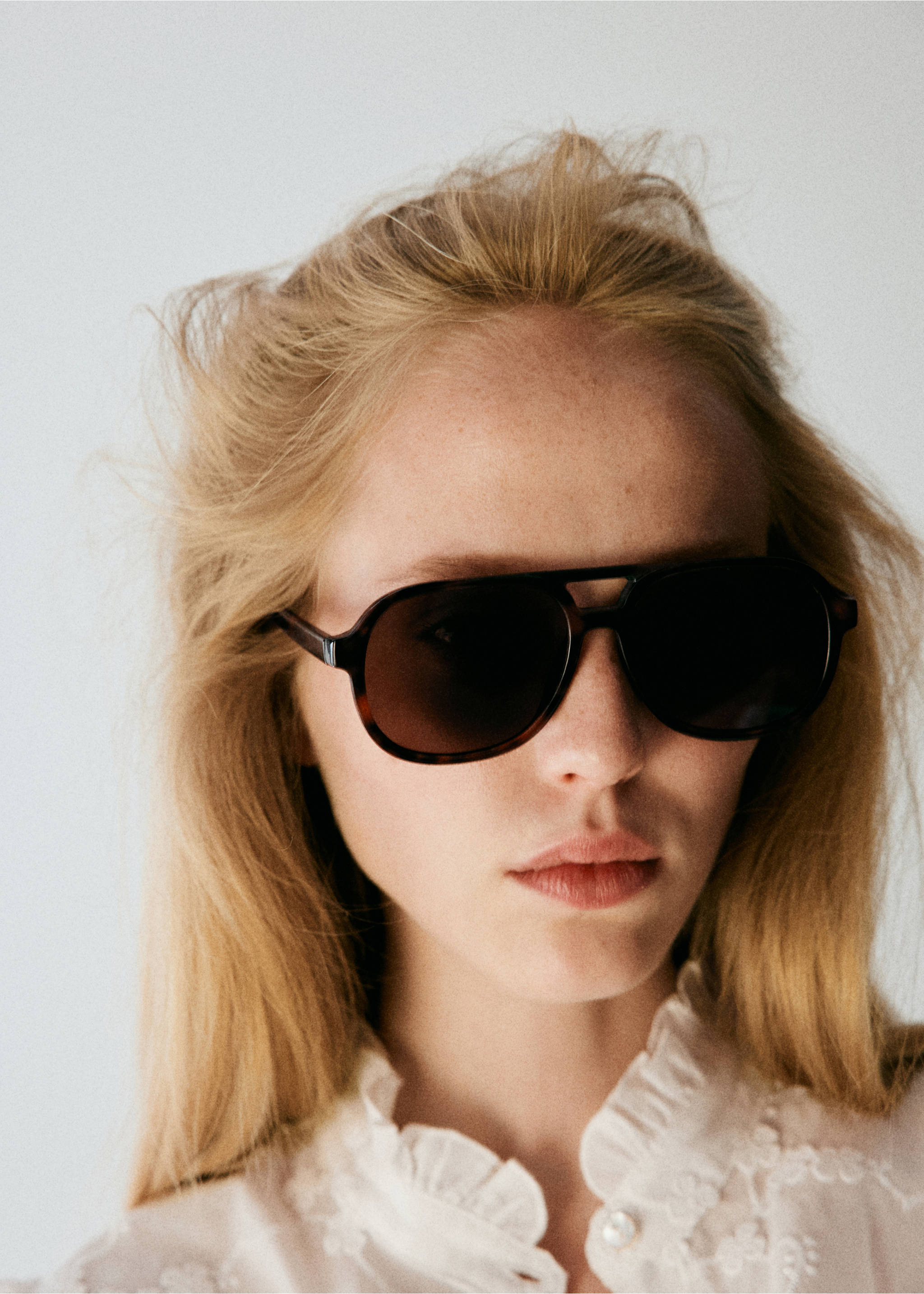 Resin frame sunglasses - General plane