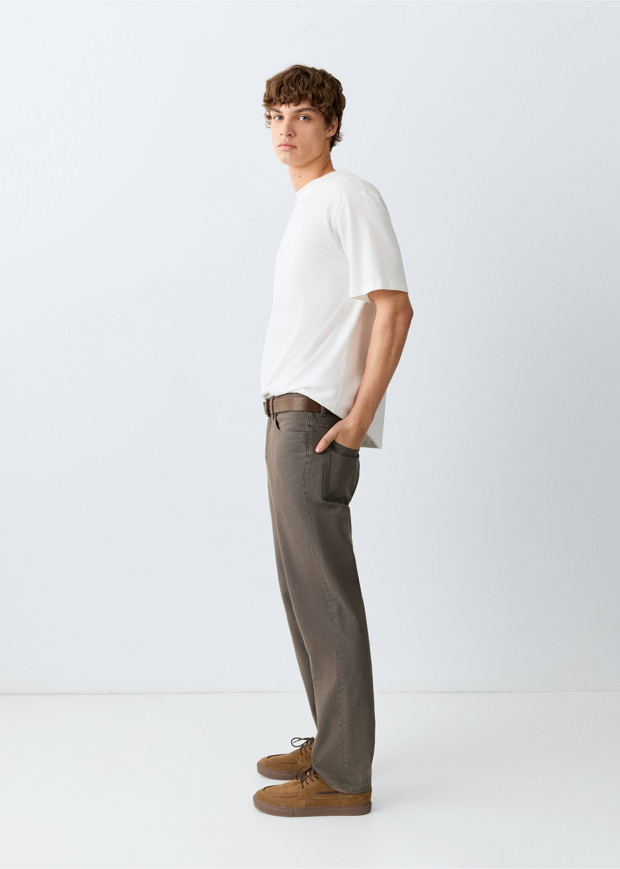 Regular-fit jeans - Details of the article 1, Brown. Ref: 37022546-00.