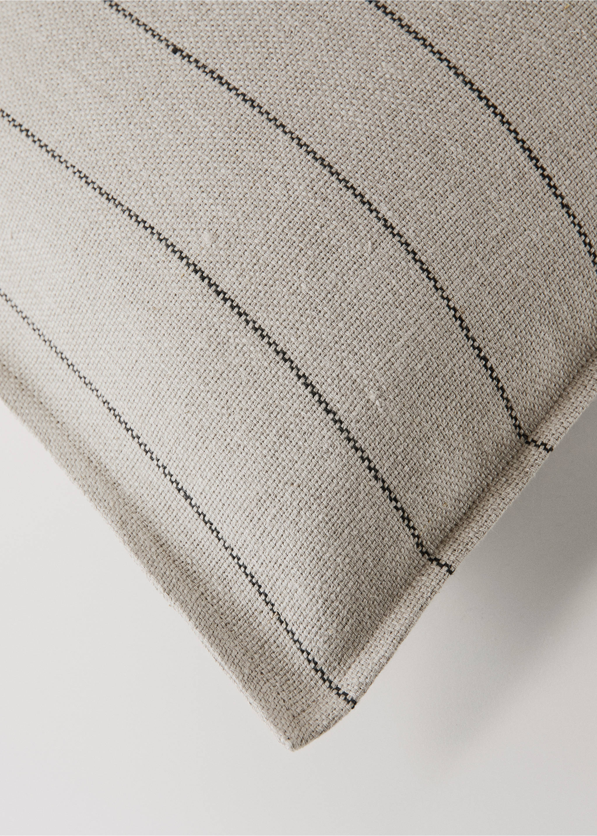 100% linen striped cushion cover 50x50cm - Details of the article 1, Sand. Ref: 37022555-00.
