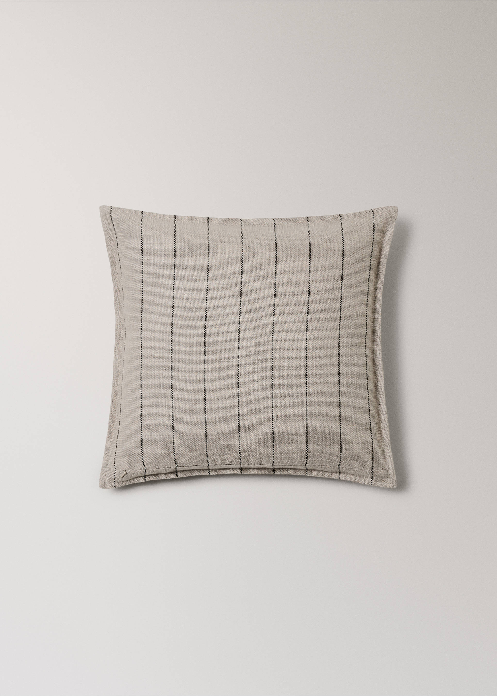 100% linen striped cushion cover 50x50cm - Details of the article 3, Sand. Ref: 37022555-00.