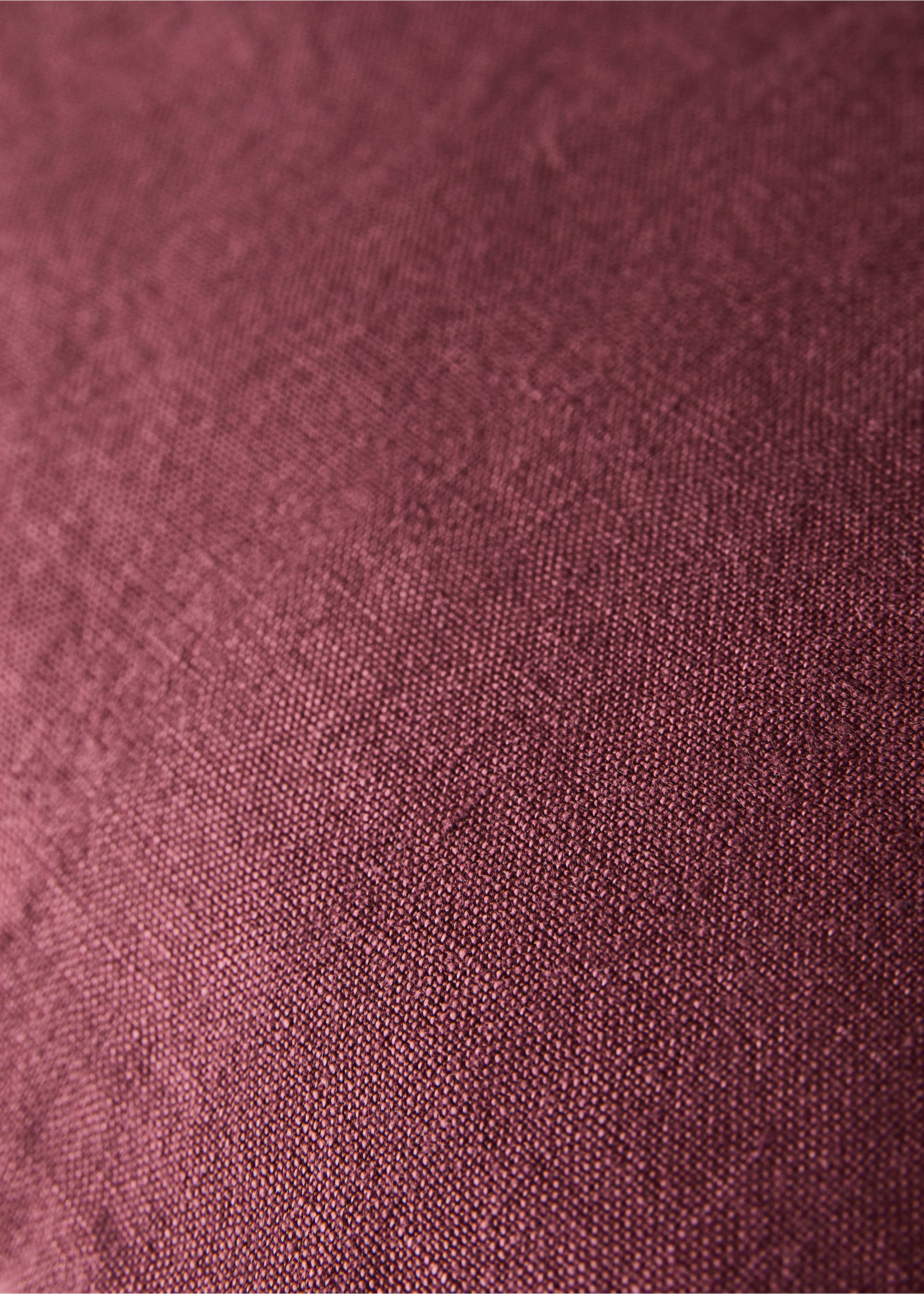 Cushion cover 100% linen 40x60 cm - Details of the article 3, Dark Red. Ref: 37022557-00.