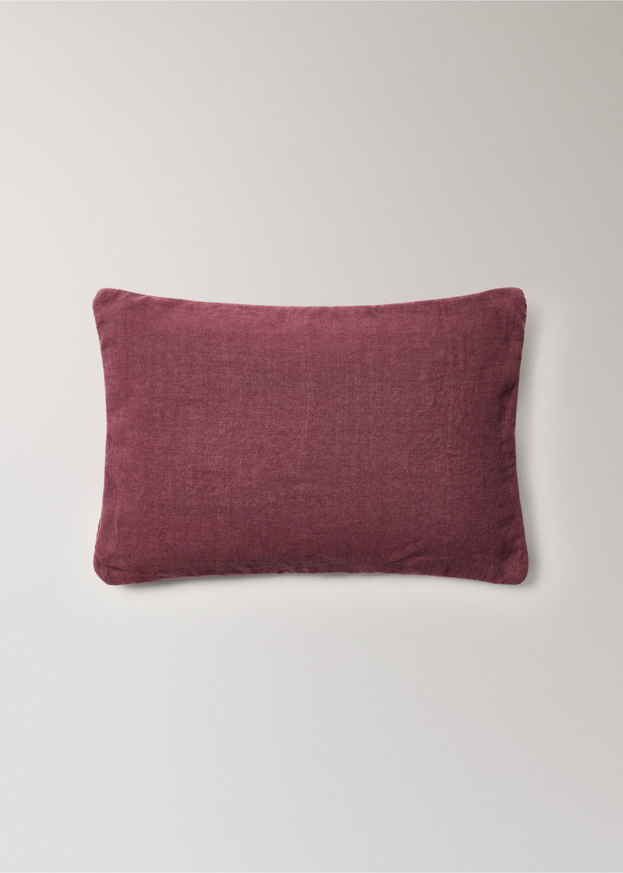 Cushion cover 100% linen 40x60 cm - Article without model, Dark Red. Ref: 37022557-00.