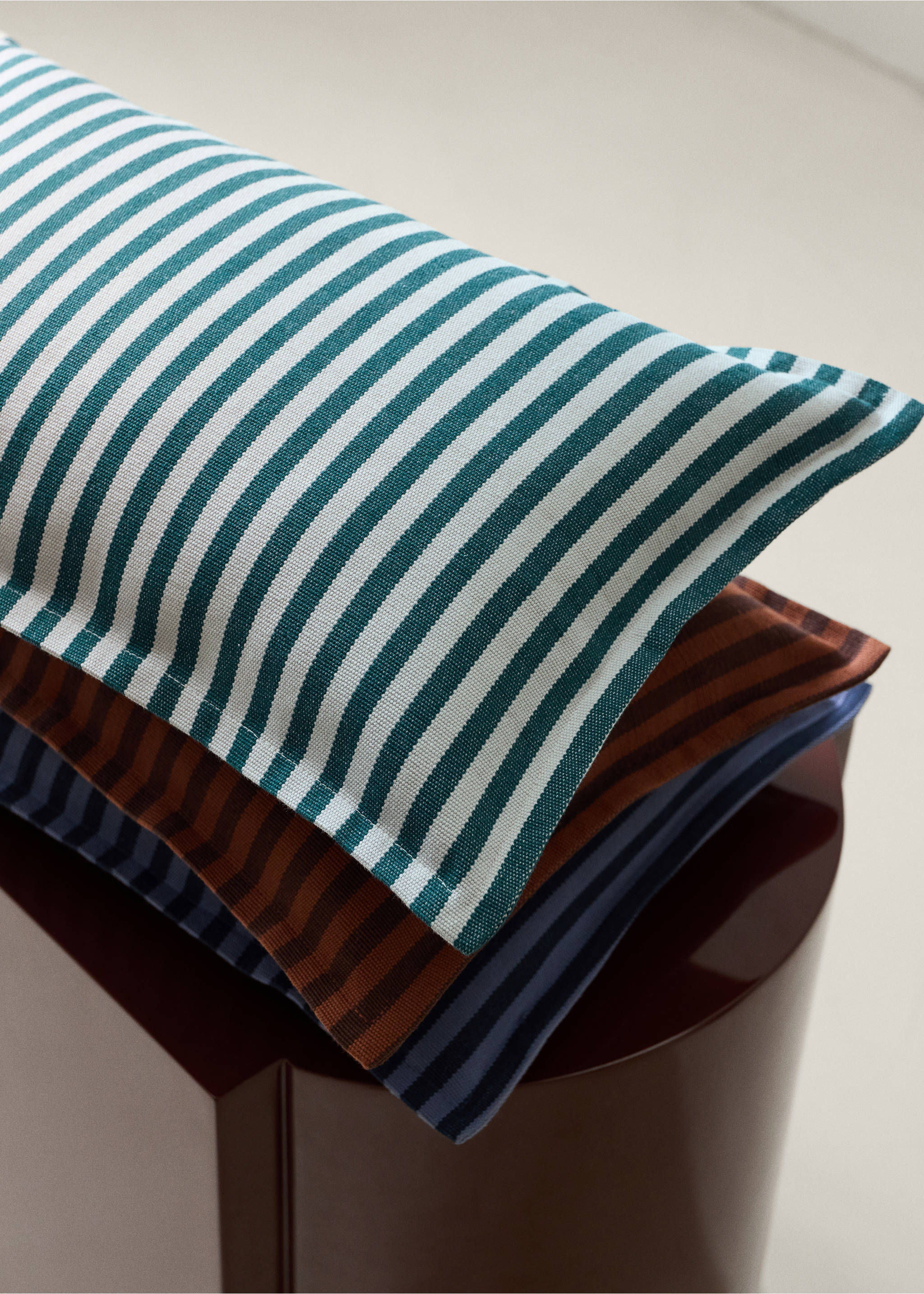 Cotton striped cushion cover, 30 x 50 cm - General plane, Petrol Blue. Ref: 37022559-00.