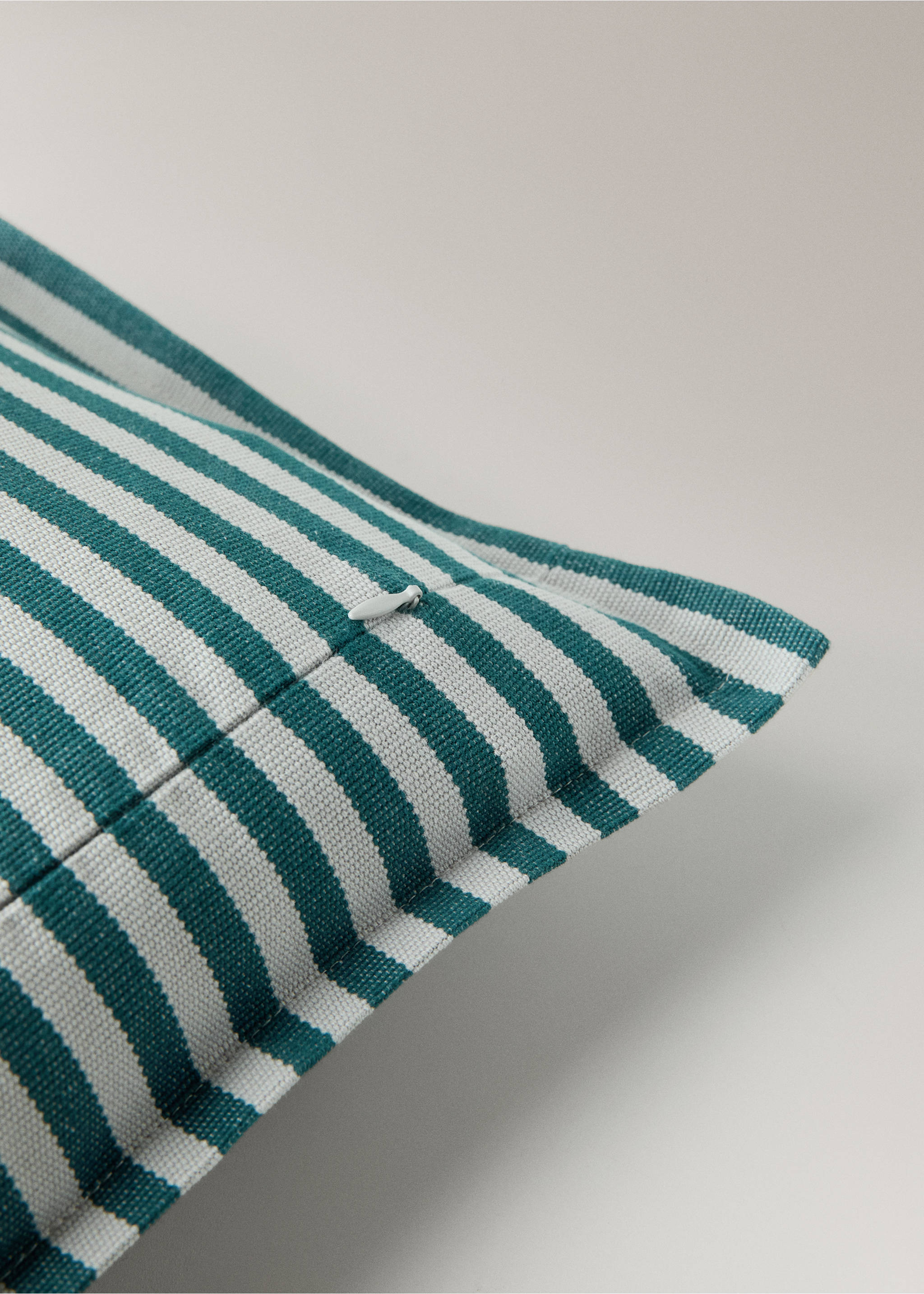 Cotton striped cushion cover, 30 x 50 cm - Details of the article 2, Petrol Blue. Ref: 37022559-00.