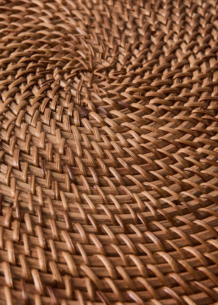 Round rattan placemat — Brown