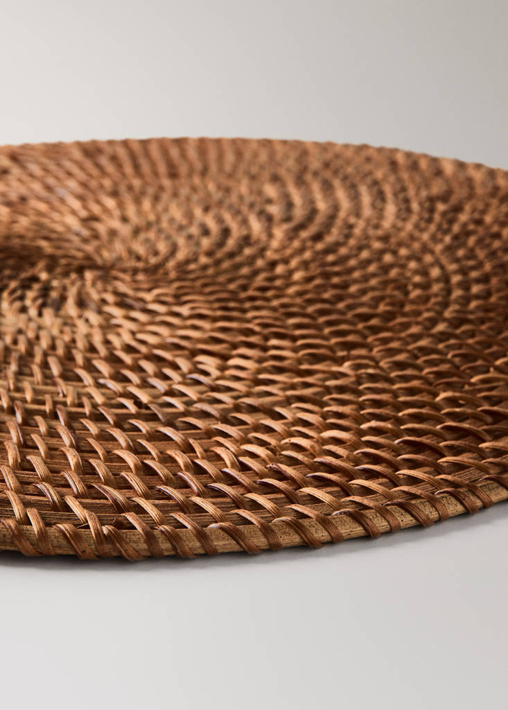 Round rattan placemat — Brown