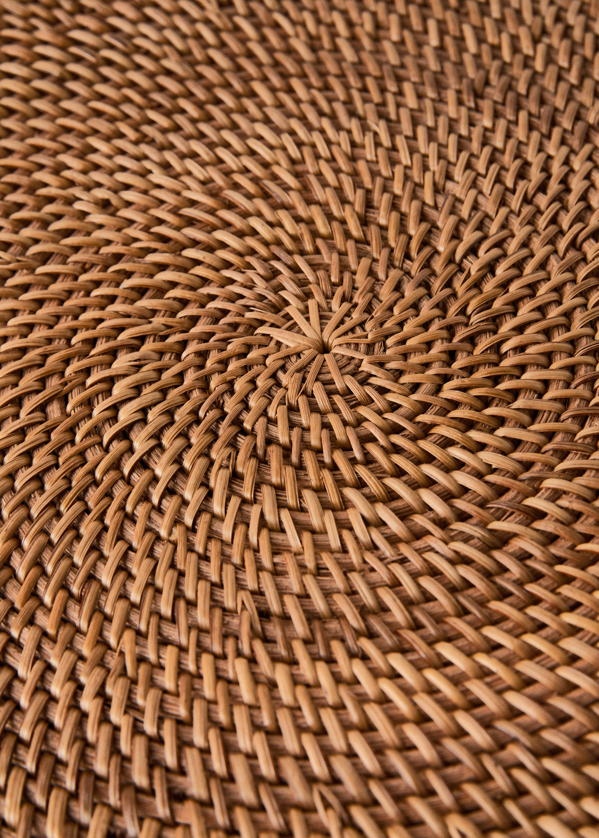 Round rattan placemat - Details of the article 2