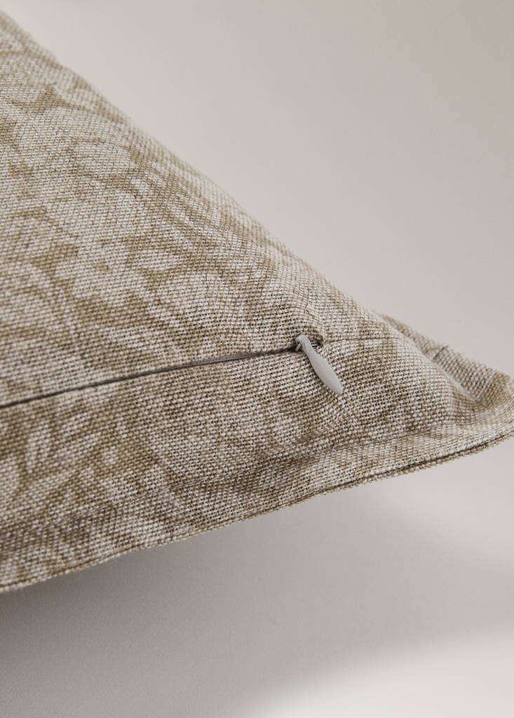 Floral print cushion cover 40x60 cm — Brown