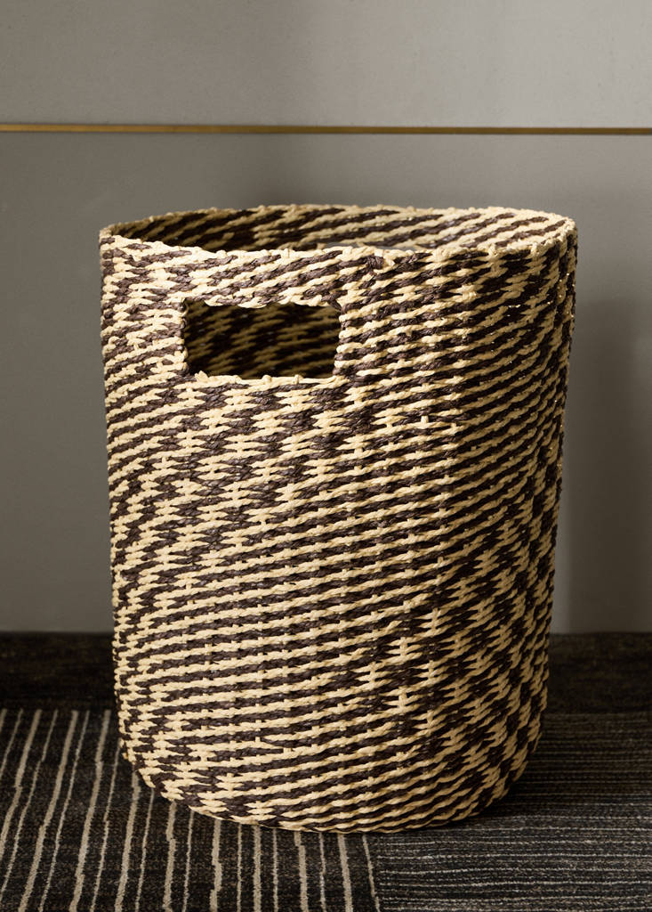 Large basket with embroidered detail — Chocolate