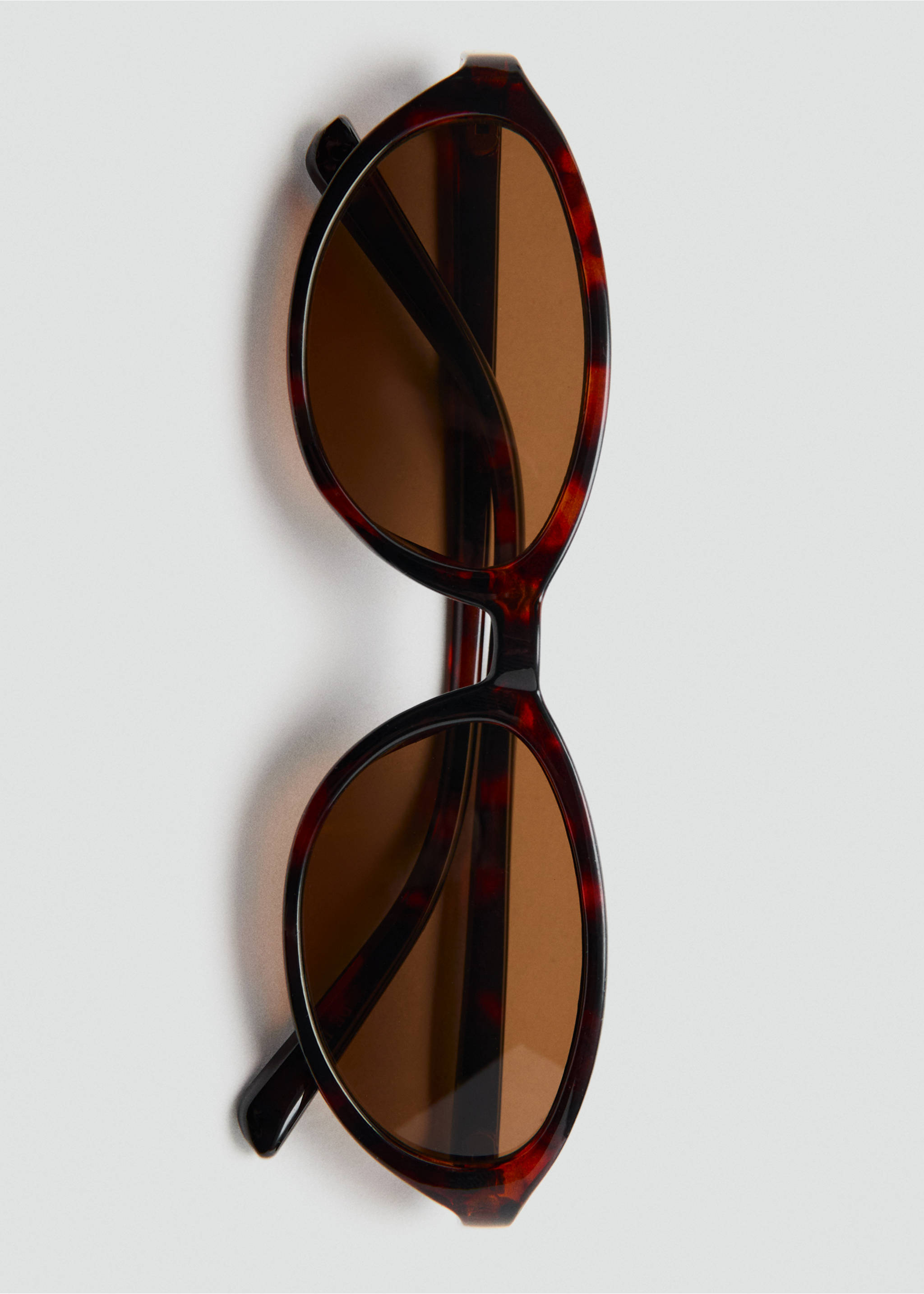 Resin frame sunglasses - Details of the article 2, Chocolate. Ref: 37022922-00.