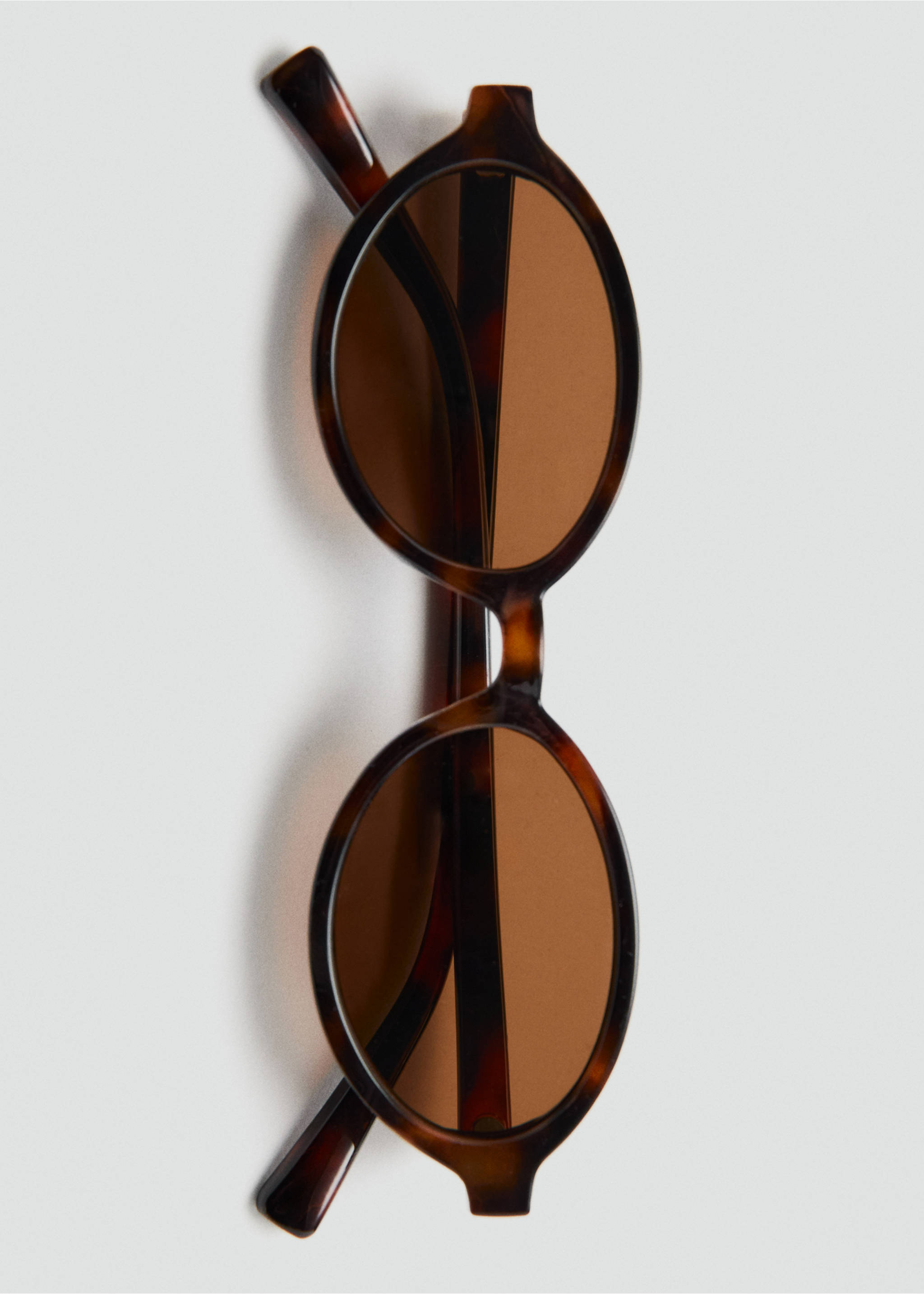 Oval-frame sunglasses - Details of the article 2, Chocolate. Ref: 37022923-00.