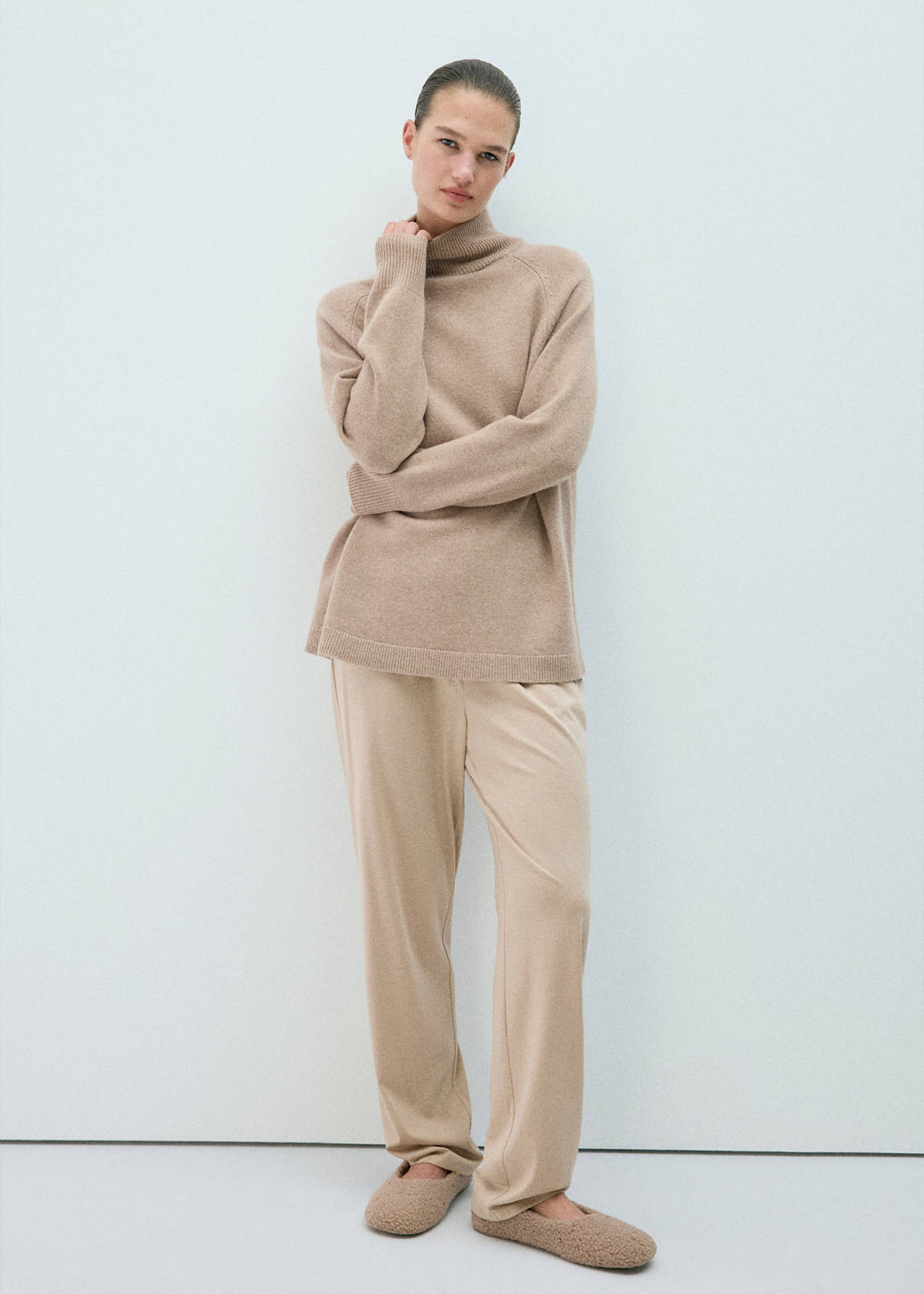 100% wool turtleneck sweater — Brown