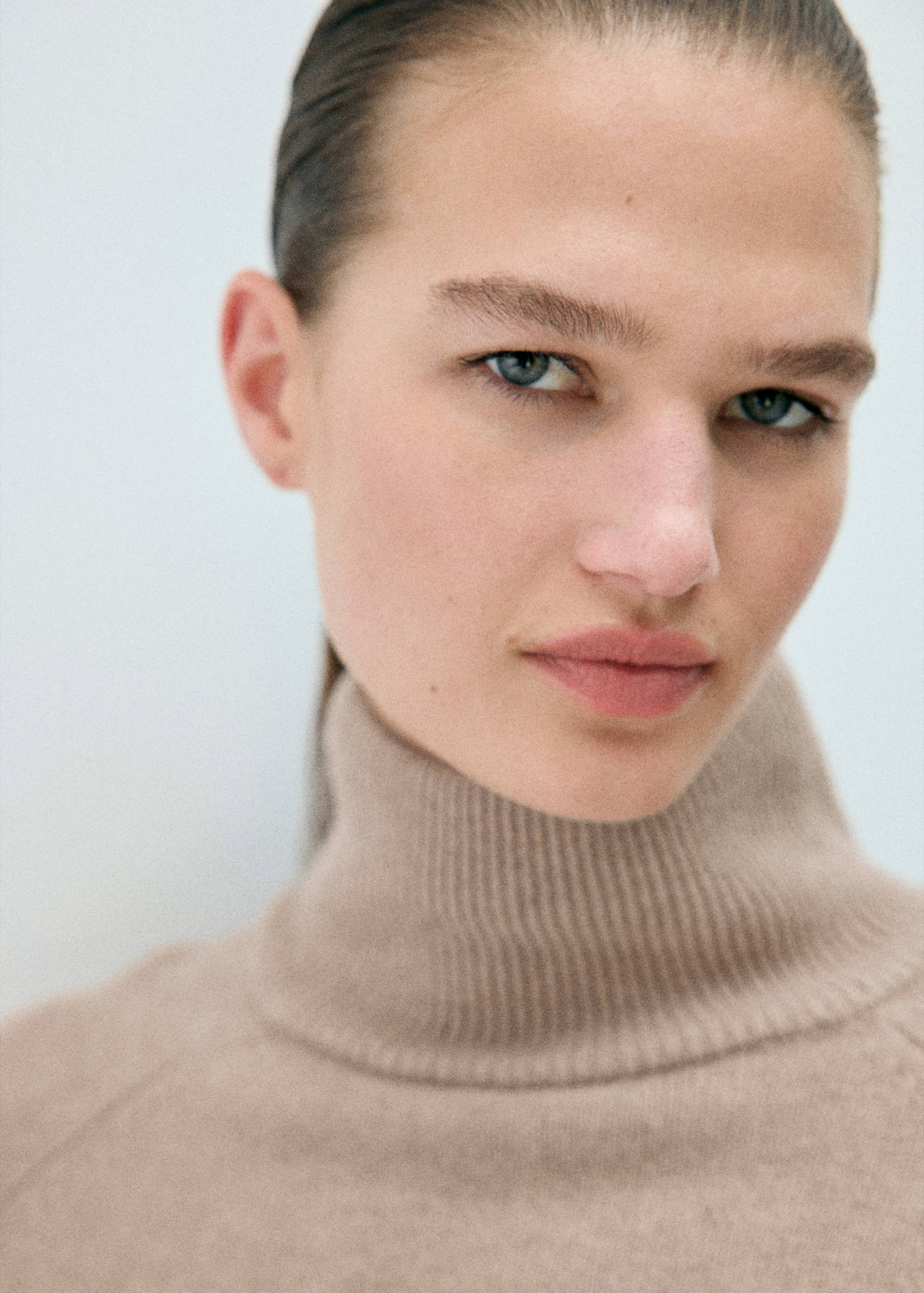 100% wool turtleneck sweater - Details of the article 1