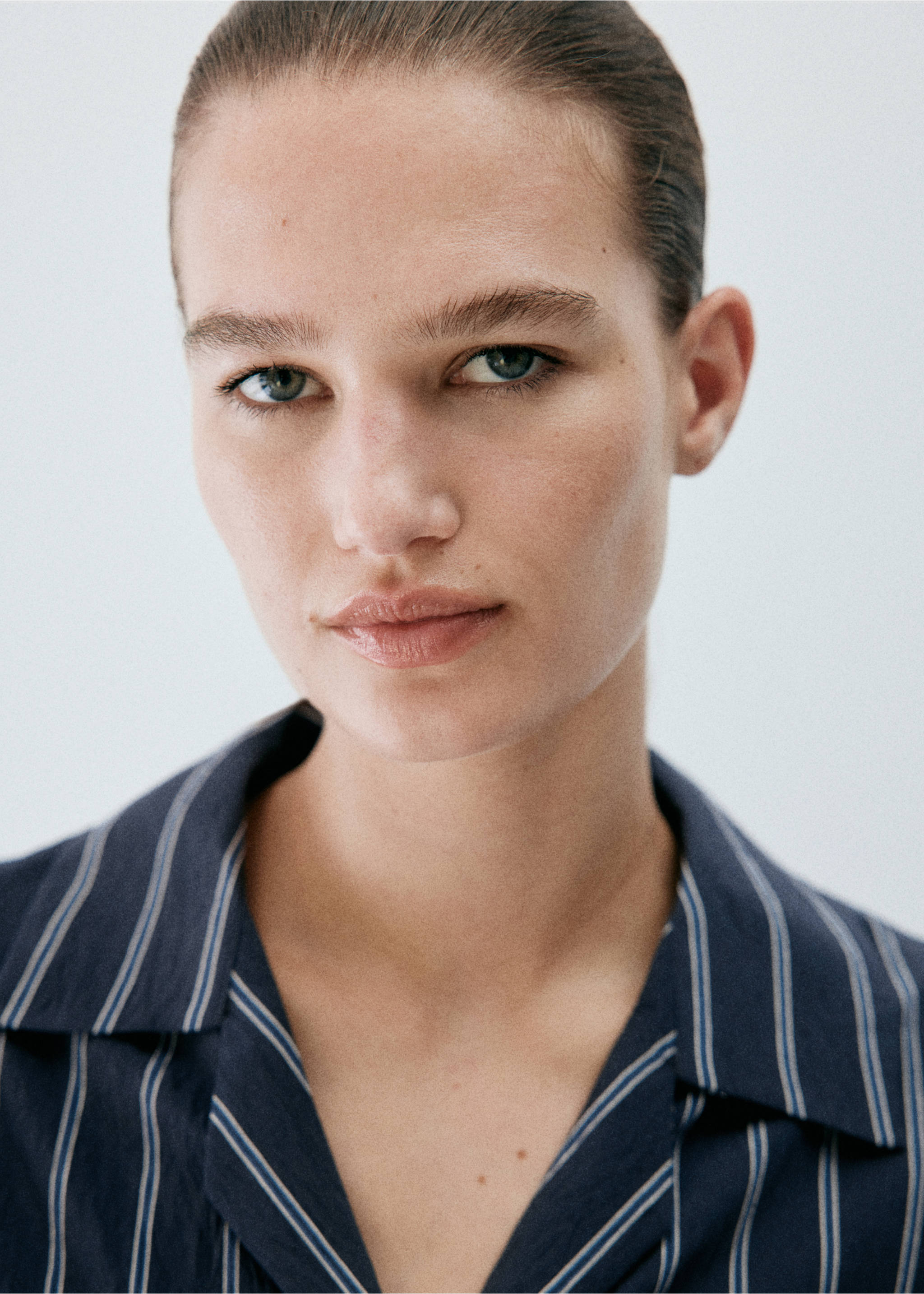 Striped pyjama shirt with front pocket - Details of the article 1, Navy. Ref: 37022925-00.