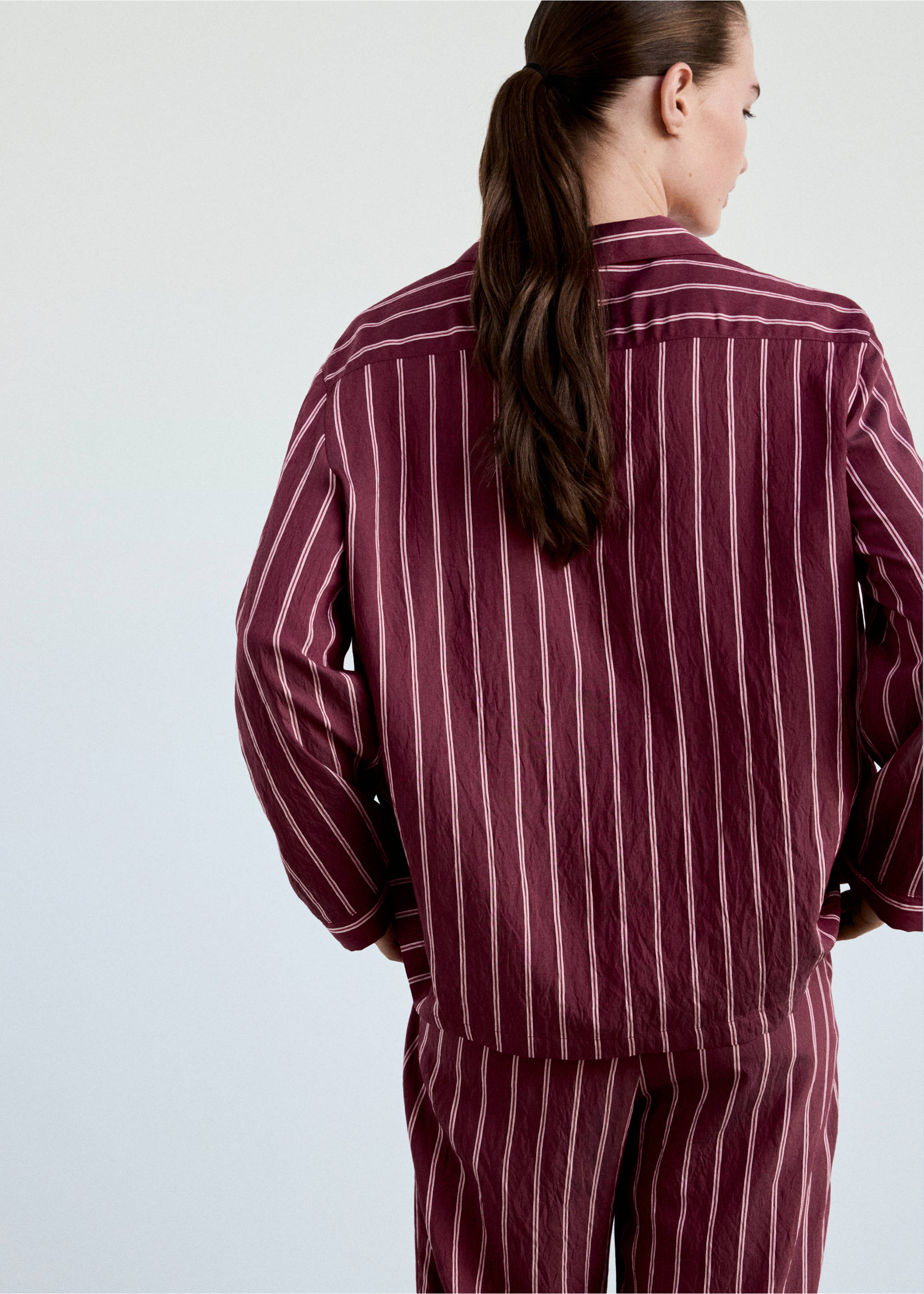 Striped pyjama shirt with front pocket - Reverse of the article, Burgundy. Ref: 37022925-00.