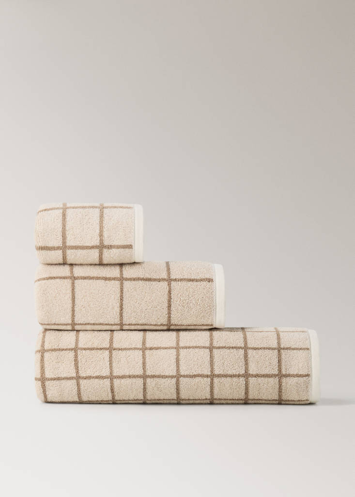 Small 100% cotton terry bath towel — Brown