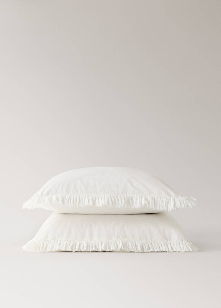 Two washed cotton pillowcases with frayed gauze frill 60x60cm — Ecru