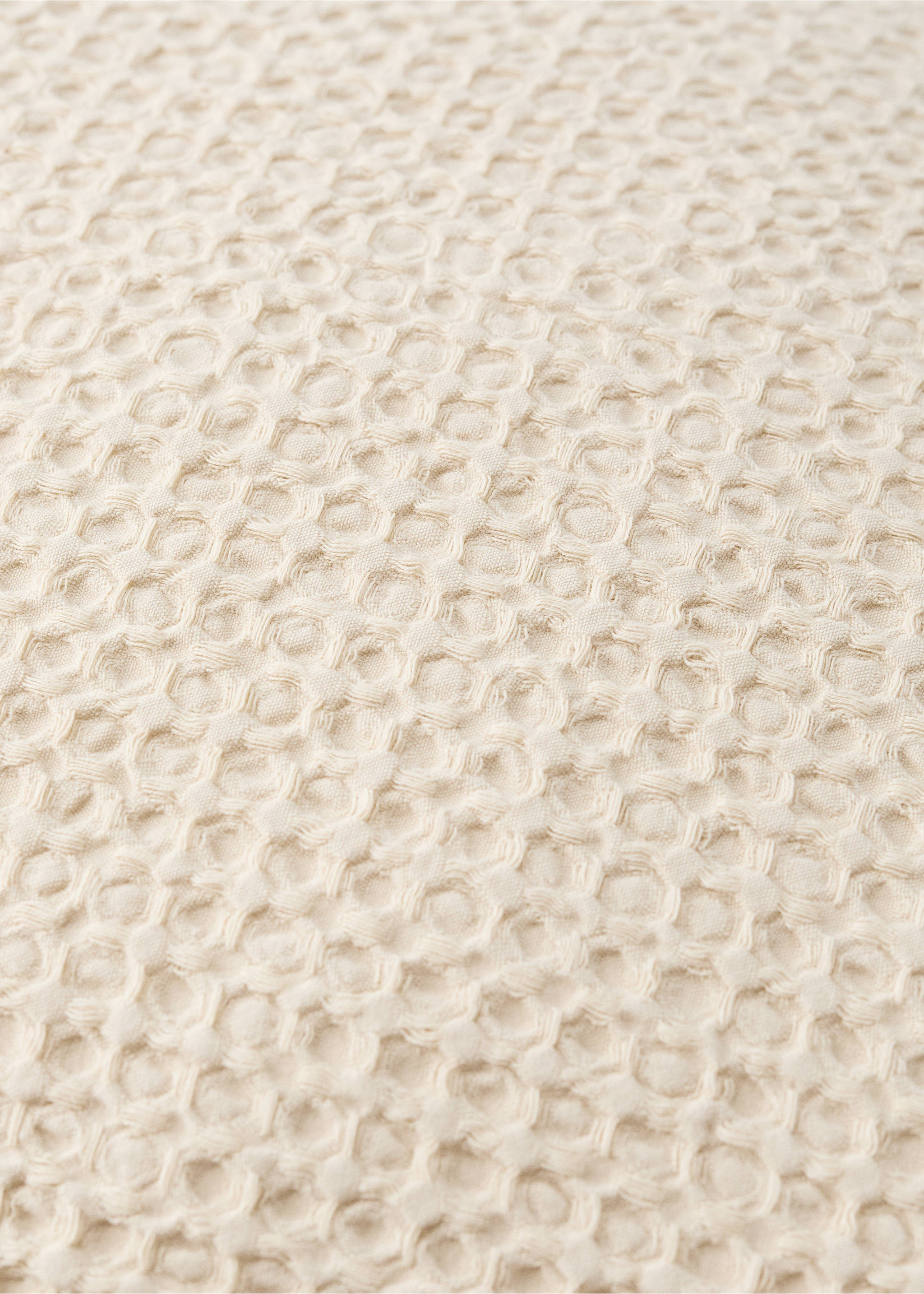 Cotton waffle garment-dyed pillowcase pack 50 x 75 cm - Details of the article 2, Beige. Ref: 37022958-00.