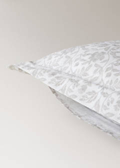 Two floral-print pillowcases, 60x60cm — Ecru 3
