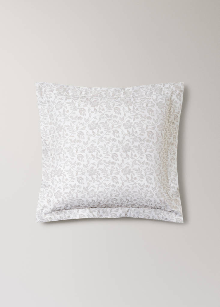 Two floral-print pillowcases, 60x60cm — Ecru