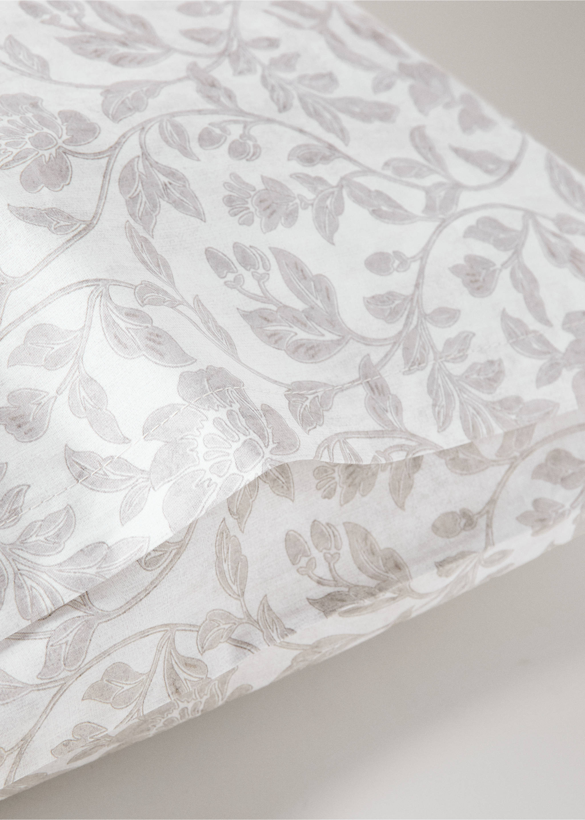 Pack of 2 cotton floral pillowcases 50x75 cm - Details of the article 1, Ecru. Ref: 37022961-00.