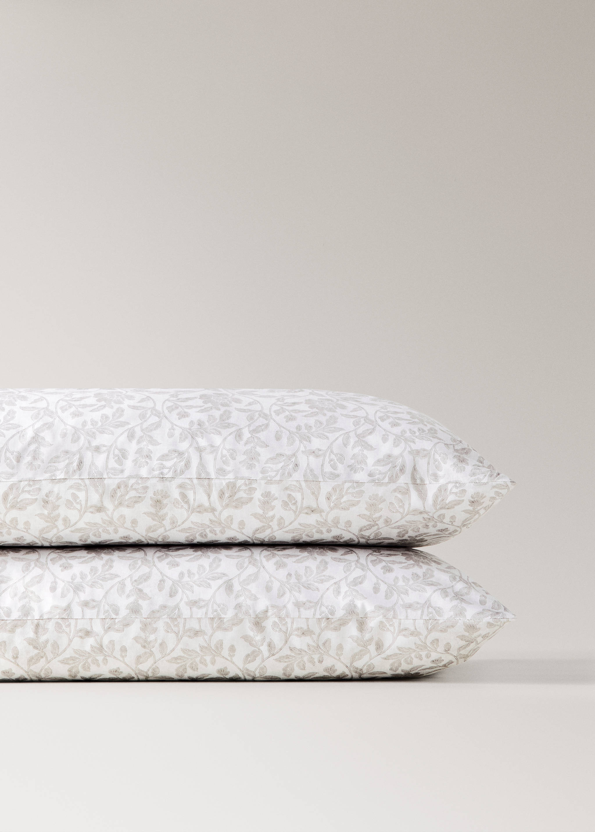 Pack of 2 cotton floral pillowcases 50x75 cm - Details of the article 3