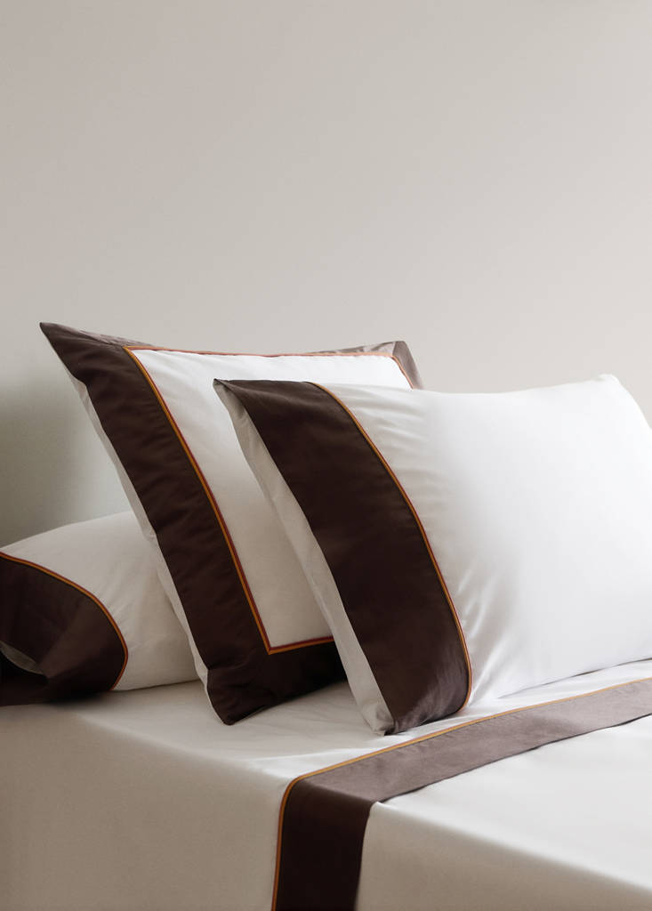 Two cotton pillowcases with a satin border and contrast piping, 60 x 60 cm — Ecru