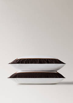 Two cotton pillowcases with a satin border and contrast piping, 60 x 60 cm — Ecru 3