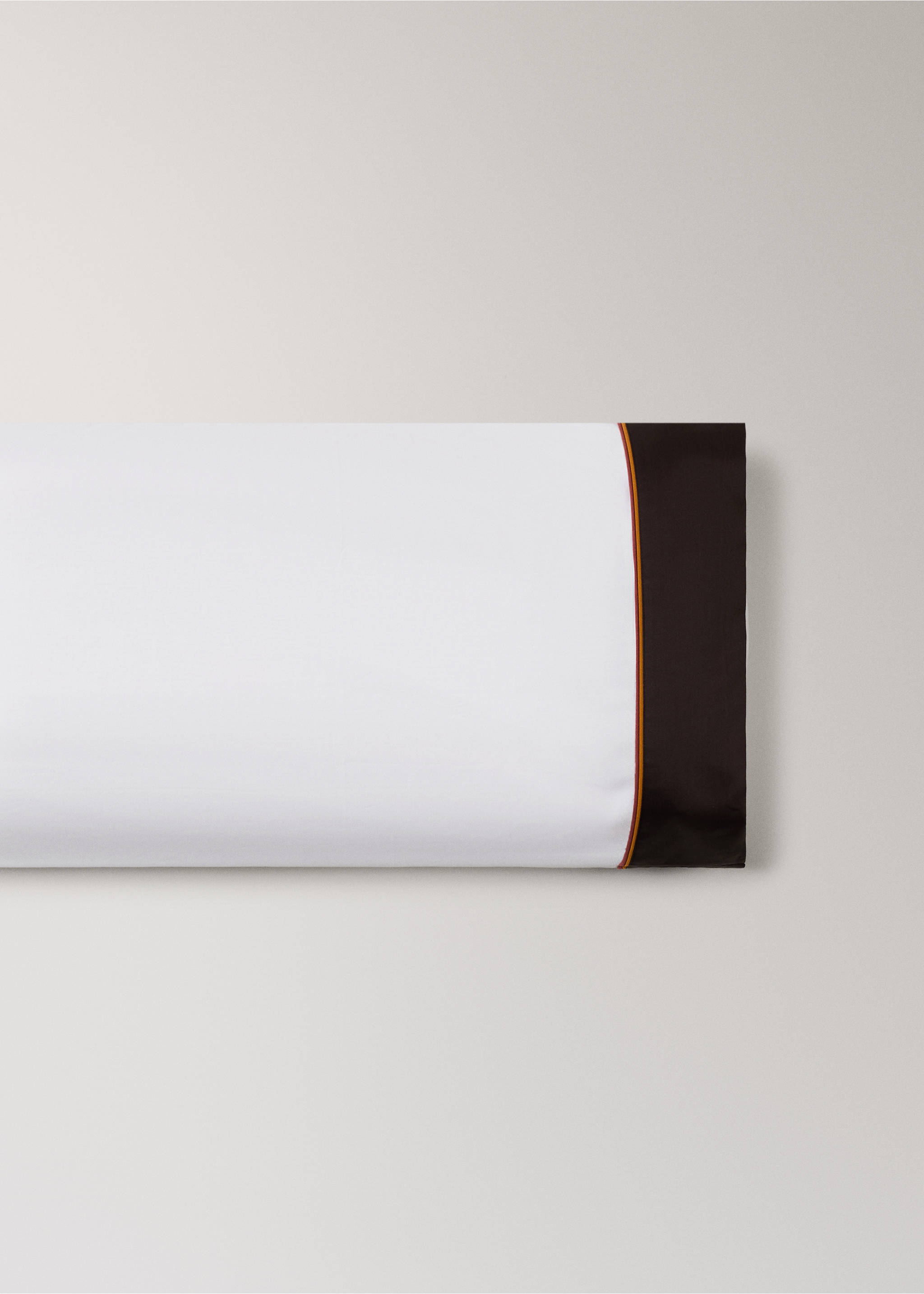 Cotton pillowcase with satin border and contrast piping 45x110cm - Article without model, Ecru. Ref: 37022965-00.