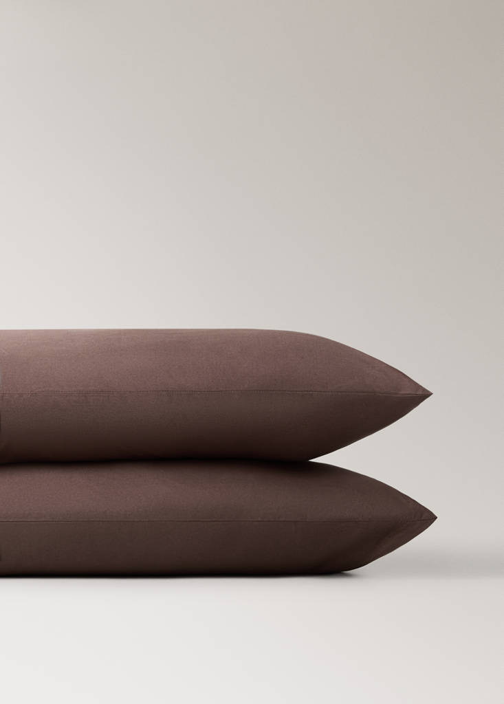 Two 200 thread count cotton percale pillowcases 50x75 cm — Brown