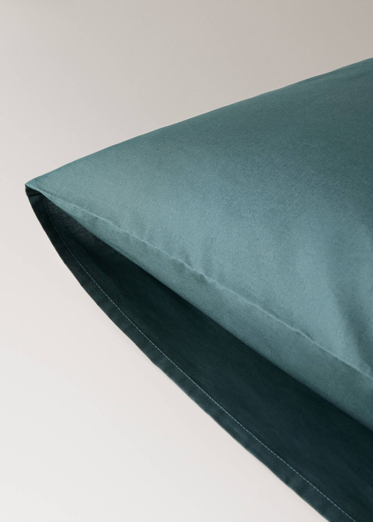 Two 200 thread count cotton percale pillowcases 50x75 cm — Green