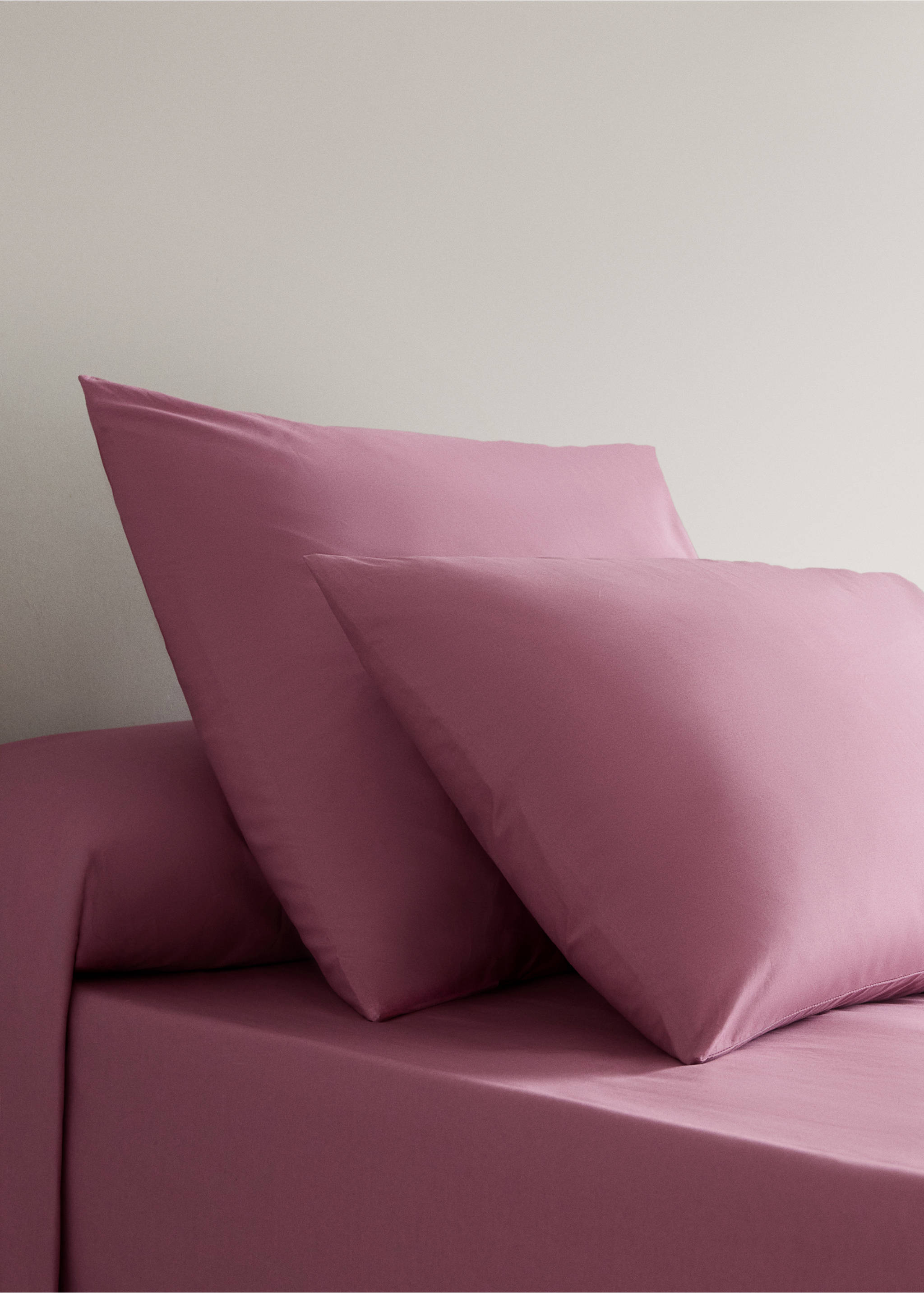 Two 200 thread count cotton percale pillowcases 50x75 cm - General plane, Wine. Ref: 37022967-00.