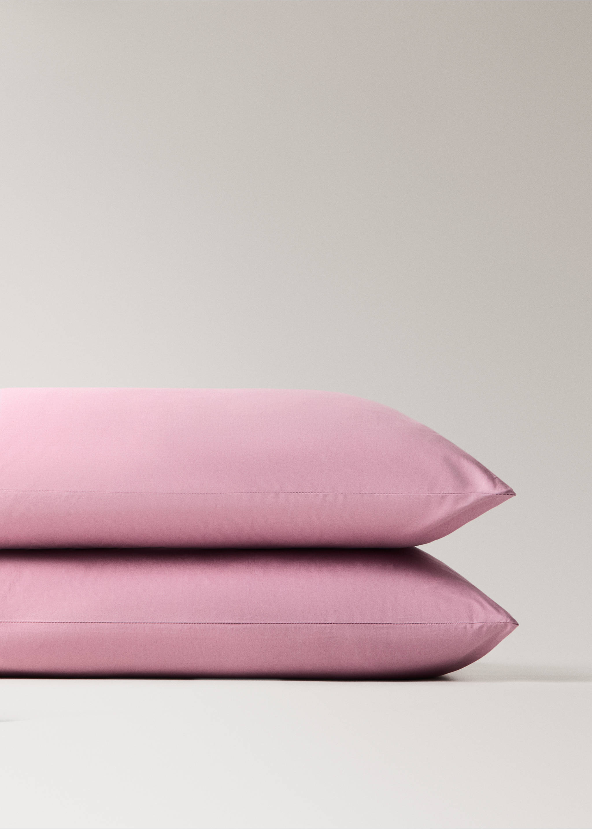 Two 200 thread count cotton percale pillowcases 50x75 cm - Details of the article 3, Wine. Ref: 37022967-00.