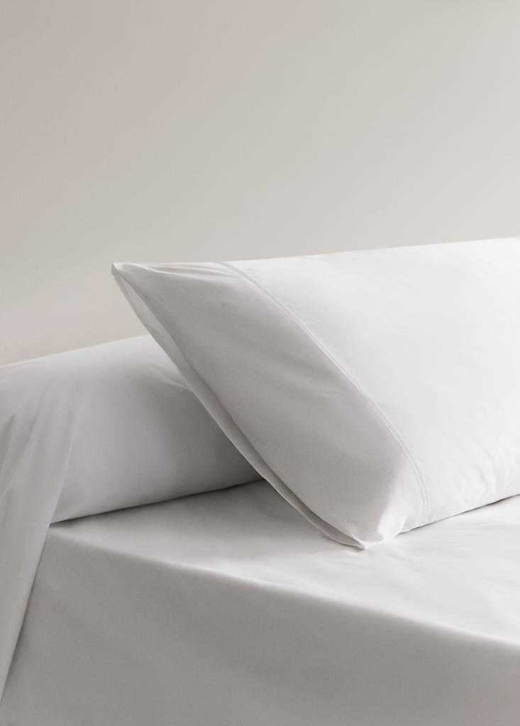 Two 300-thread-count percale cotton pillowcases with piping detail, 50 x 75 cm — White