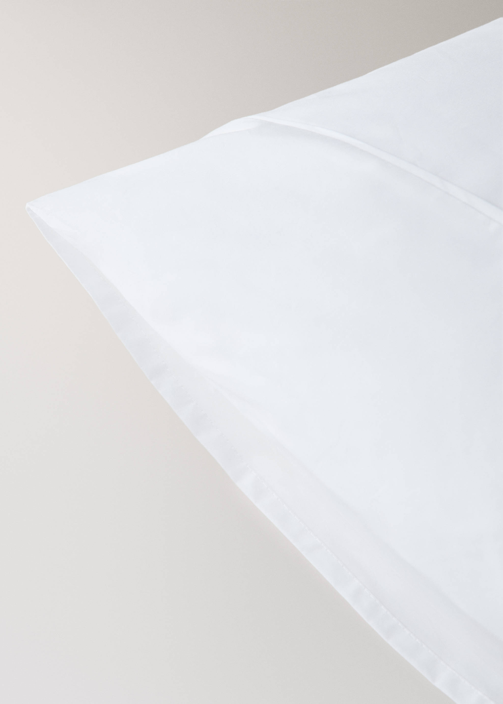 Two 300-thread-count percale cotton pillowcases with piping detail, 50 x 75 cm - Details of the article 1