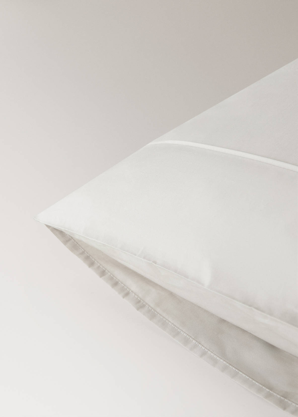 Two 300-thread-count percale cotton pillowcases with piping detail, 50 x 75 cm — Sand