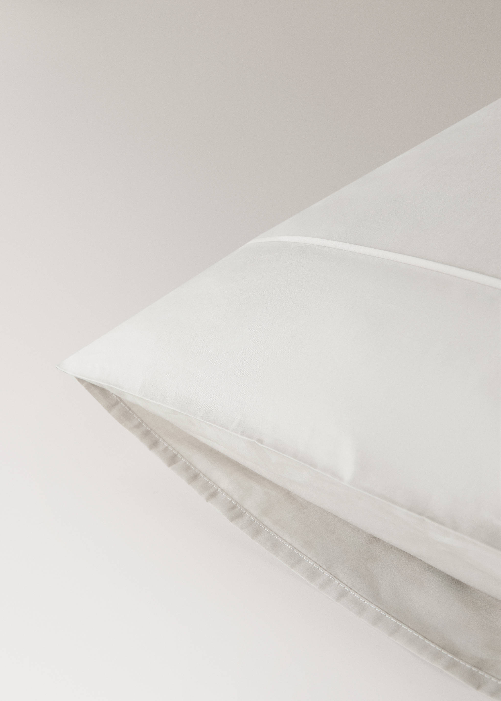 Two 300-thread-count percale cotton pillowcases with piping detail, 50 x 75 cm - Details of the article 1