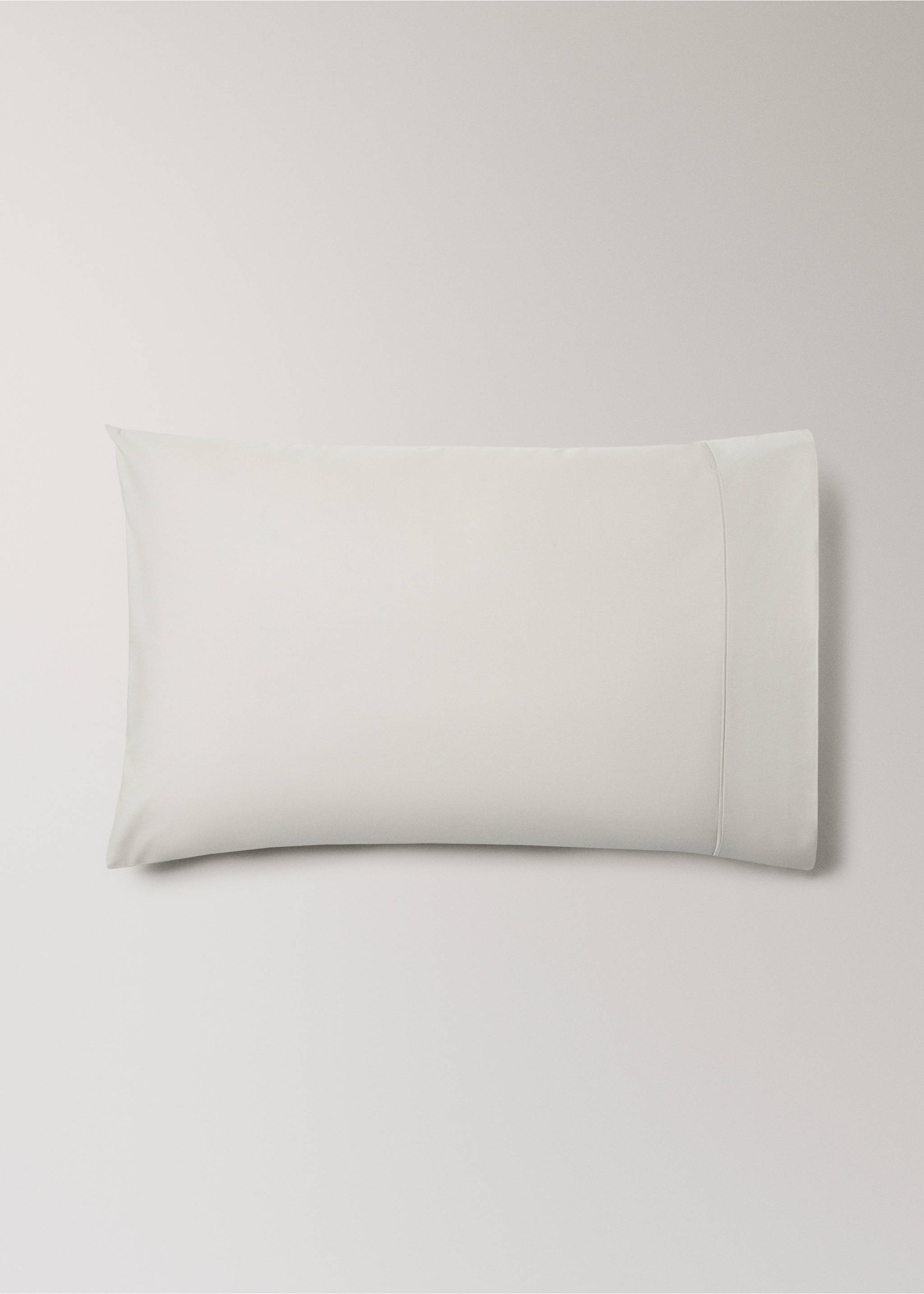 Two 300-thread-count percale cotton pillowcases with piping detail, 50 x 75 cm - Article without model, Sand. Ref: 37022978-00.